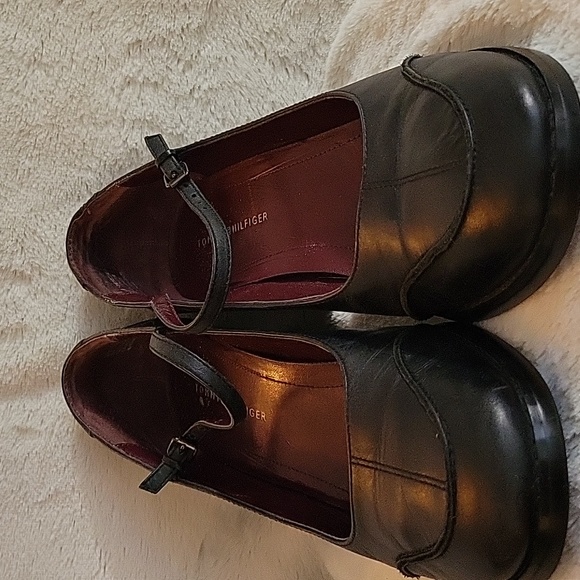 Tommy Hilfiger Heels - Picture 1 of 9